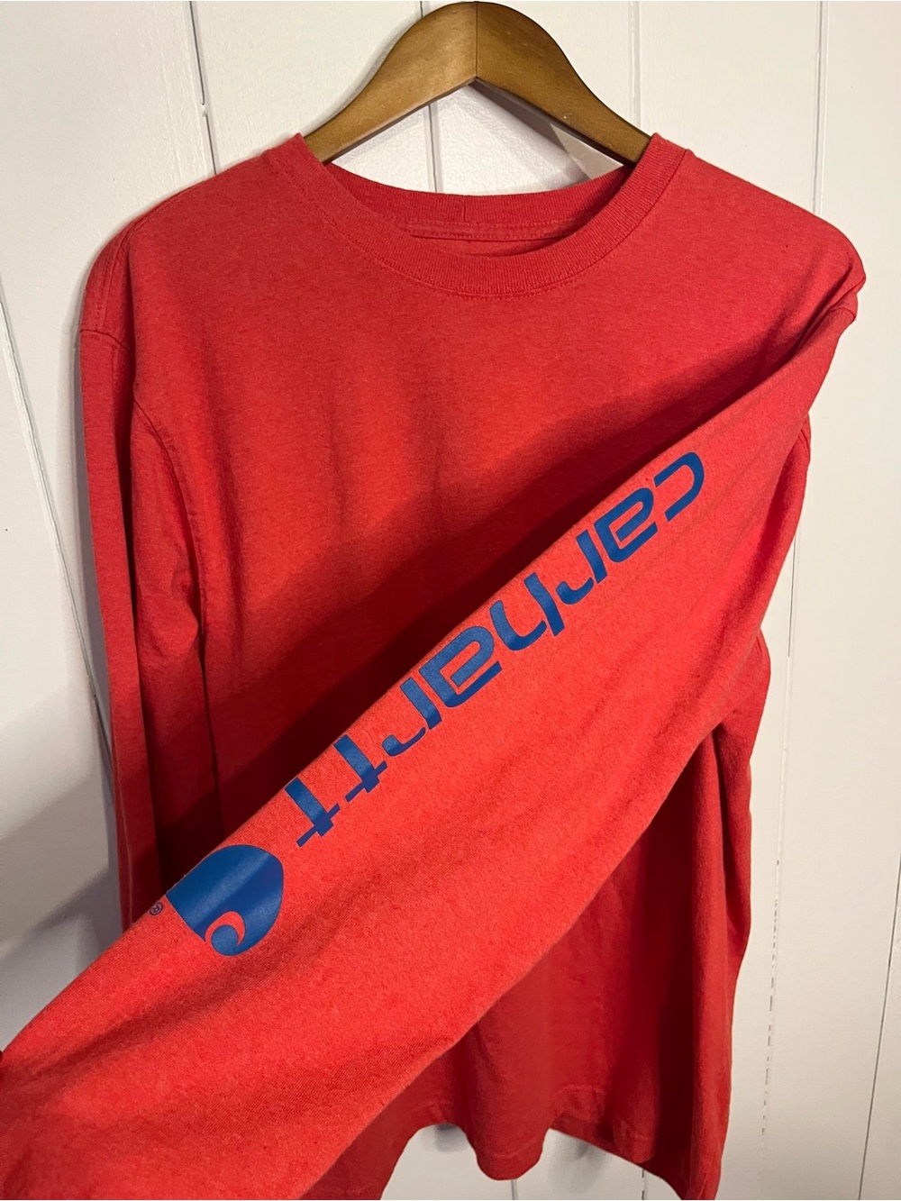 Carhartt Orange/Red Loose Fit Long Sleeve Top. Size Medium.